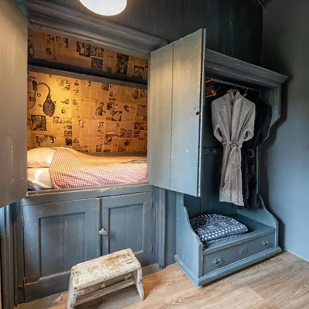 Bed & Breakfast Smederij Texel 4*